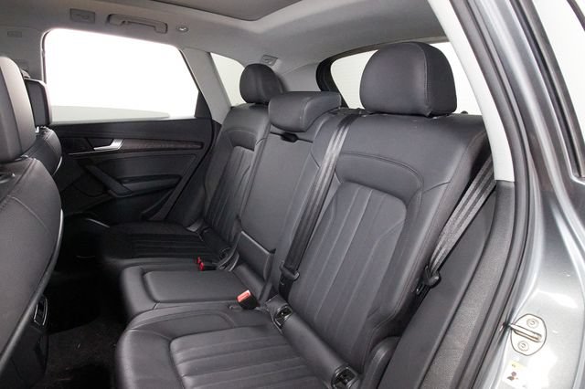 Used 2020 Audi Q5 2.0T Premium w/ Convenience Package AWD/4WD image 24