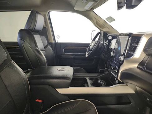 Used 2022 RAM 2500 Laramie AWD/4WD image 16