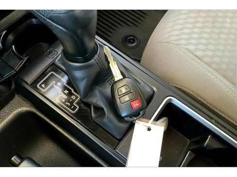 Used 2022 Toyota Tacoma SR image 14