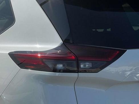 Used 2023 Nissan Rogue SL w/ SL Premium Package AWD/4WD image 10