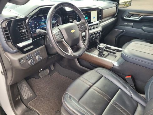 Used 2024 Chevrolet Silverado 1500 High Country w/ Technology Package AWD/4WD image 14