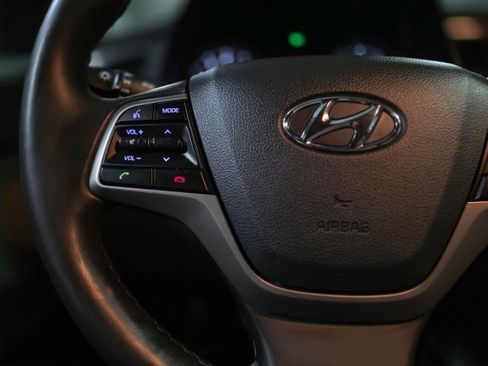 Used 2018 Hyundai Elantra Value Edition FWD image 18