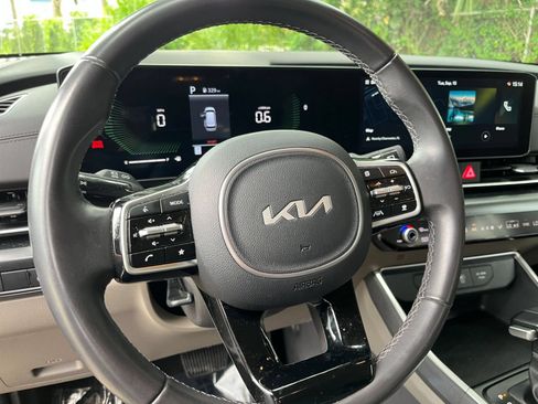 Used 2026 Kia Carnival FWD image 29