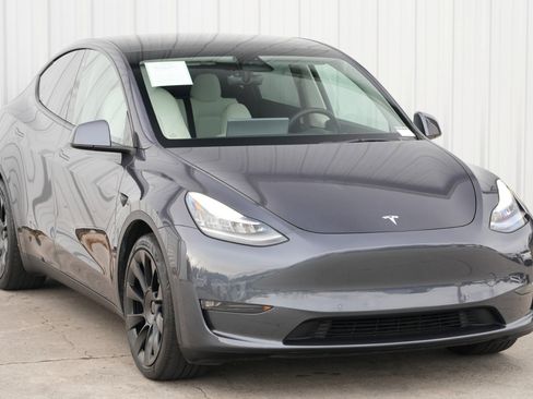 Used 2021 Tesla Model Y Long Range image 54