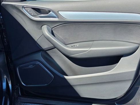 Used 2018 Audi Q3 2.0T Premium Plus w/ Premium Plus Package image 21