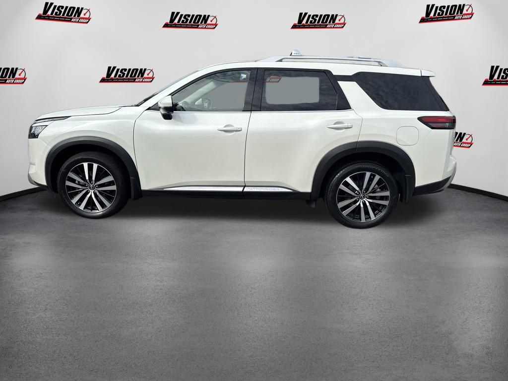 Used 2024 Nissan Pathfinder Platinum w/ Cargo Package AWD/4WD image 9