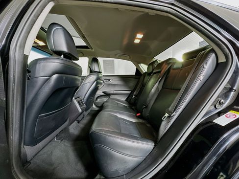 Used 2017 Toyota Avalon Limited FWD image 28