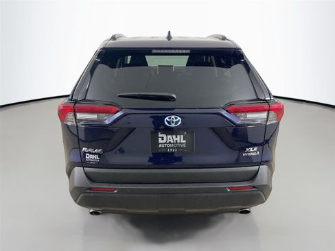 Used 2024 Toyota RAV4 XLE AWD/4WD image 12