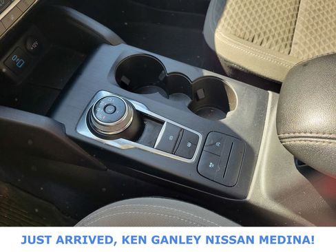 Used 2022 Ford Escape SE w/ Cold Weather Package AWD/4WD image 11