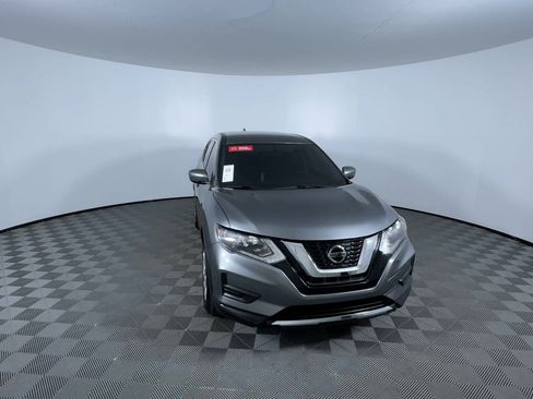 Certified 2018 Nissan Rogue S image 3