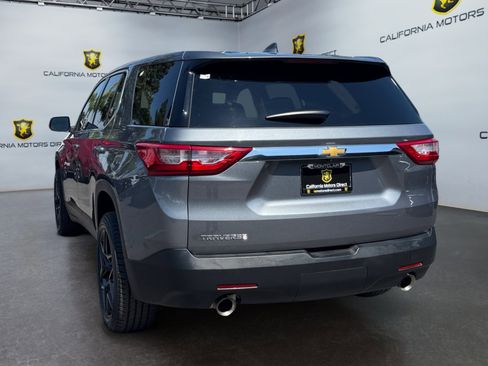Used 2021 Chevrolet Traverse LS FWD image 3