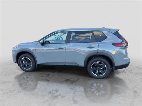 Used 2026 Nissan Rogue SV image 2