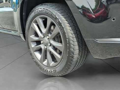 Used 2019 Jeep Grand Cherokee High Altitude AWD/4WD image 12