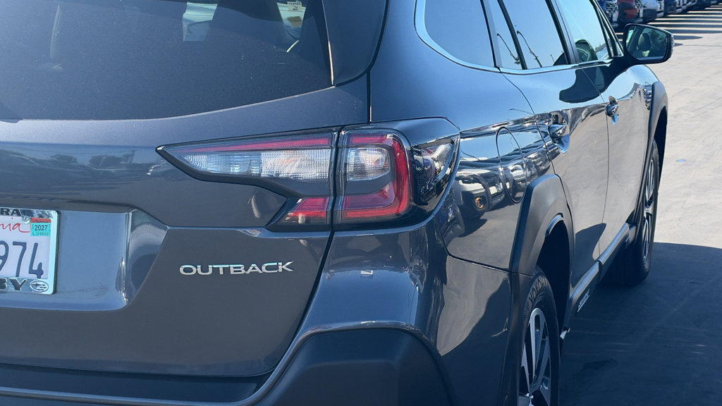 Certified 2025 Subaru Outback Premium AWD/4WD image 7
