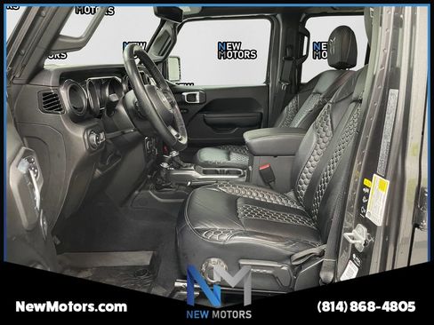 Used 2023 Jeep Gladiator Sport AWD/4WD image 7