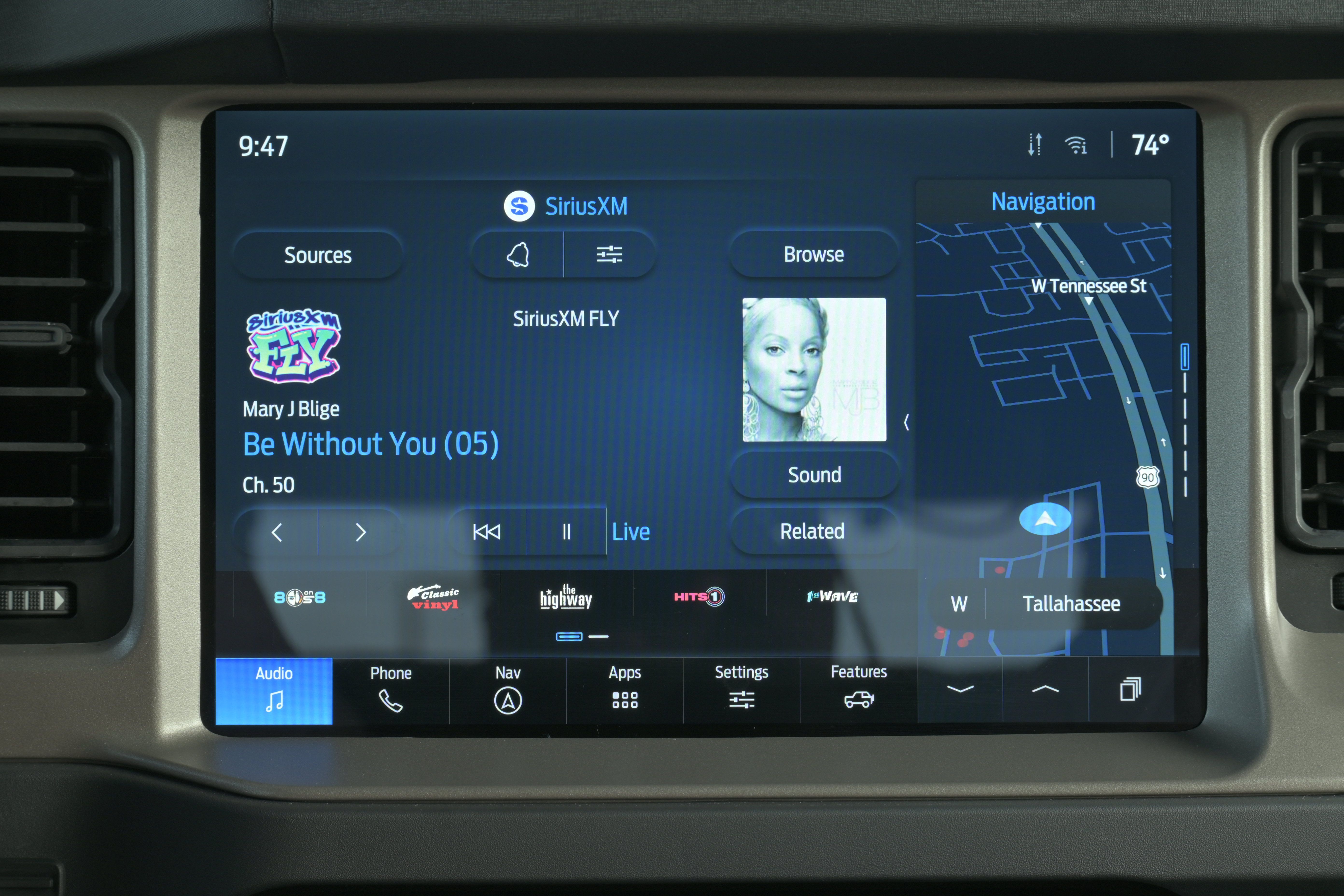 Used 2025 Ford Bronco Outer Banks AWD/4WD image 17