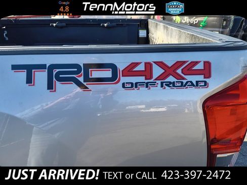 Used 2017 Toyota Tacoma TRD Off-Road image 9