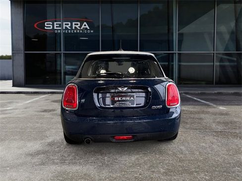 Used 2017 MINI Cooper 4-Door Hardtop image 3