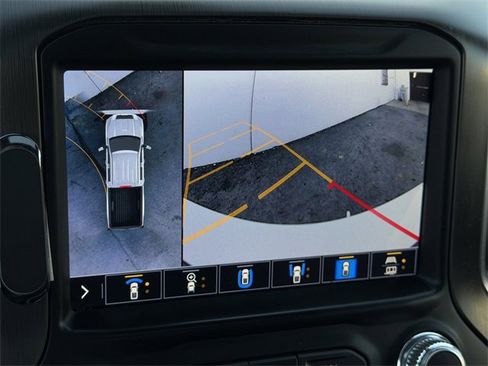 Certified 2022 GMC Sierra 2500 AT4 w/ AT4 Premium Plus Package image 18