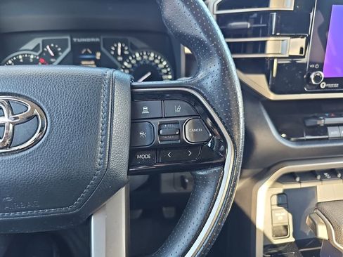 Used 2022 Toyota Tundra SR5 w/ SR5 Convenience Package image 18