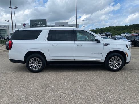 Used 2025 GMC Yukon XL Denali AWD/4WD image 7