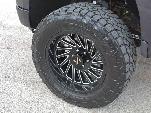 Used 2022 Chevrolet Silverado 1500 LT Trail Boss w/ Convenience Package II AWD/4WD image 7