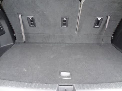 Used 2025 GMC Acadia Elevation w/ Elevation Premium Package FWD image 11