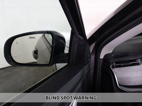 Used 2022 Jeep Compass Latitude w/ Convenience Group image 3