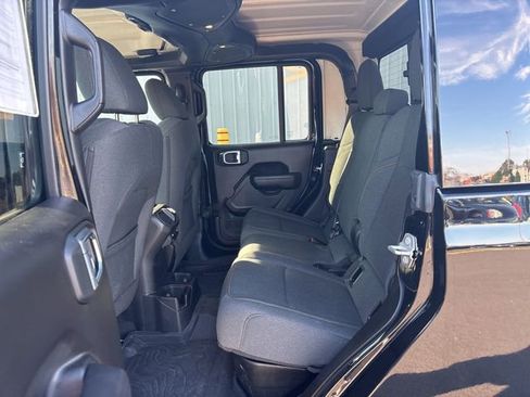 Used 2024 Jeep Gladiator Sport image 24