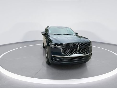New 2026 Lincoln Navigator Reserve AWD/4WD image 3