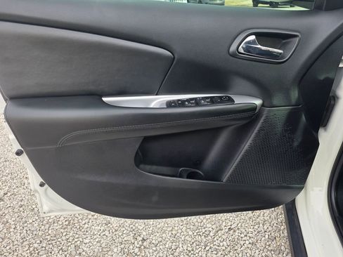 Used 2020 Dodge Journey SE w/ SE Popular Equipment Group image 10