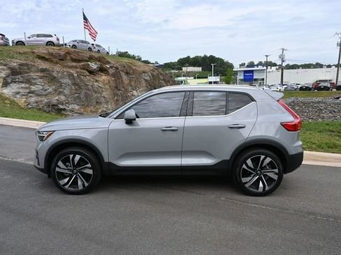 Used 2024 Volvo XC40 B5 Plus w/ Protection Package Premier AWD/4WD image 12