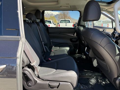 Used 2025 Kia Carnival SX Prestige image 22