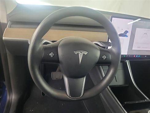 Used 2021 Tesla Model Y Long Range image 6