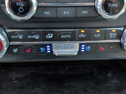 Used 2024 Ford F350 Lariat w/ Lariat Ultimate Package AWD/4WD image 29