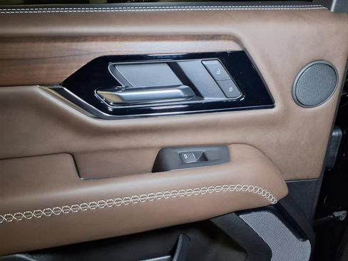 New 2026 GMC Yukon Denali Ultimate AWD/4WD image 11