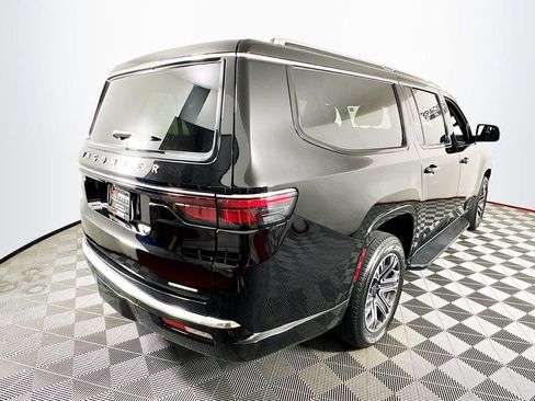 Used 2024 Jeep Wagoneer L Series II RWD image 7