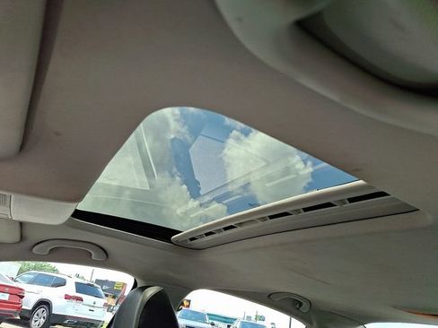 Used 2012 Volkswagen Jetta SE FWD image 15