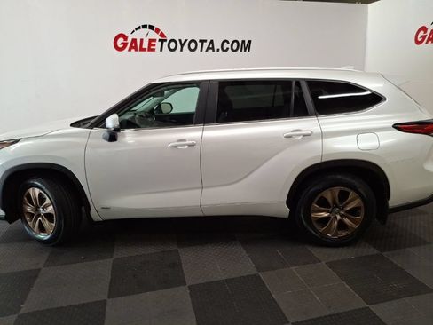 Used 2023 Toyota Highlander Bronze Edition AWD/4WD image 9