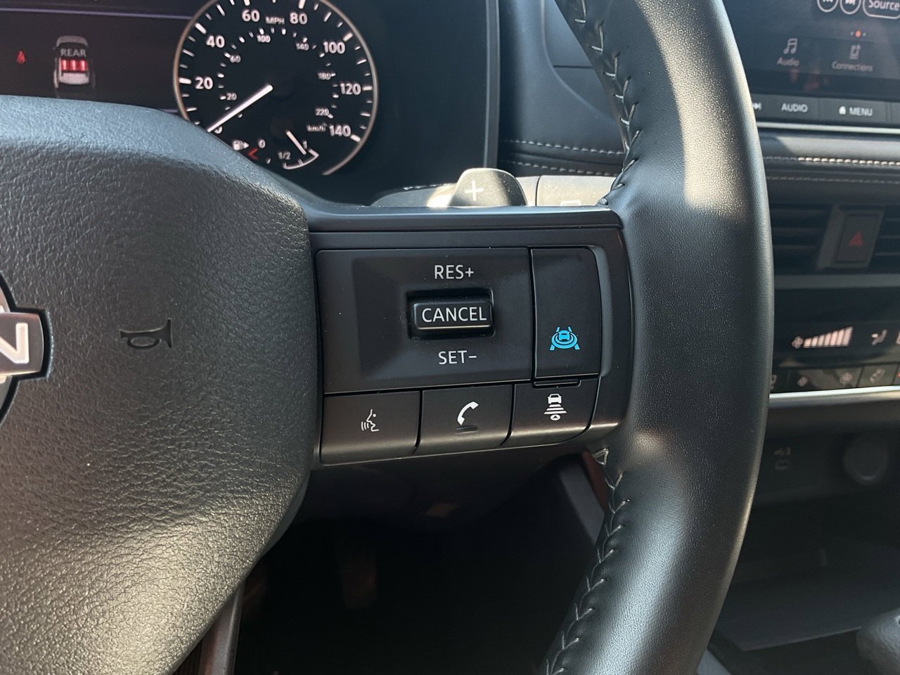 Used 2025 Nissan Rogue SV FWD image 33