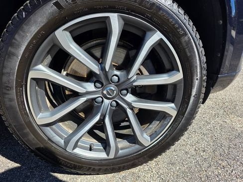 Used 2019 Volvo XC90 T6 Momentum w/ Protection Package Premier AWD/4WD image 7