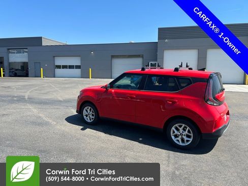 Used 2024 Kia Soul LX w/ Option Group 015 FWD image 4