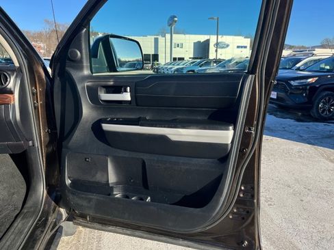 Used 2019 Toyota Tundra Limited image 23