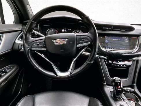 Used 2021 Cadillac XT6 Premium Luxury image 9