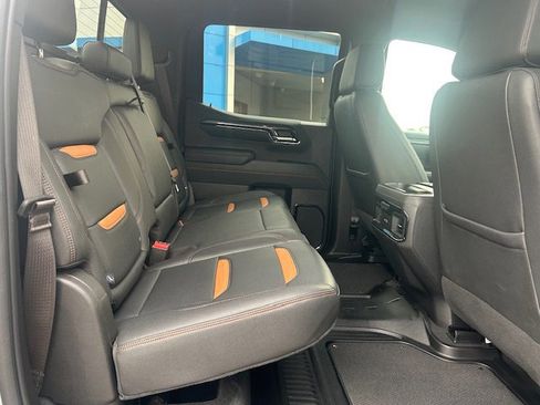 Used 2023 GMC Sierra 1500 AT4 w/ AT4 Premium Package AWD/4WD image 7