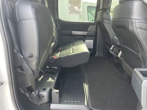 Used 2025 Ford F250 Platinum image 32