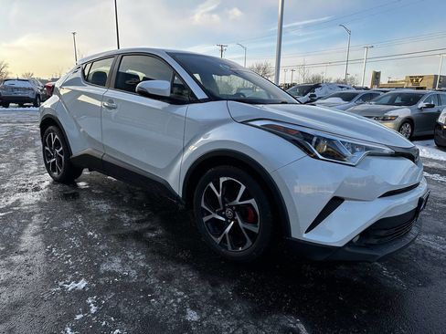 Used 2018 Toyota C-HR XLE image 7