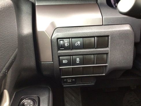 Used 2025 Toyota Tacoma TRD Off-Road image 25