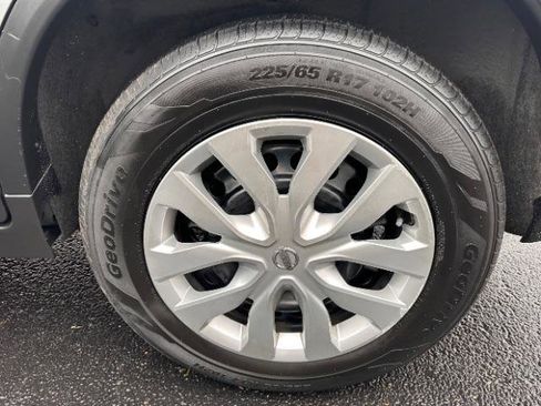 Used 2020 Nissan Rogue S AWD/4WD image 31
