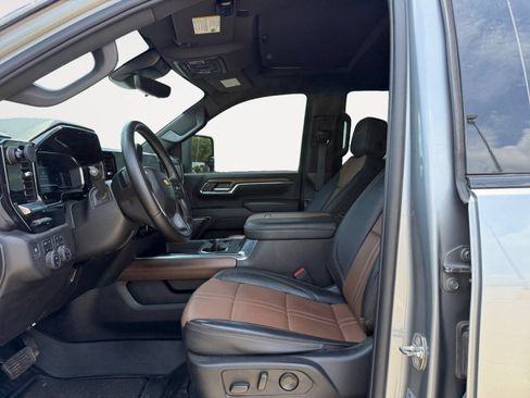 Used 2024 Chevrolet Silverado 2500 High Country w/ High Country Premium Package AWD/4WD image 9